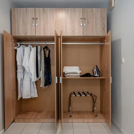 Διαμέρισμα Sunwaves Center *