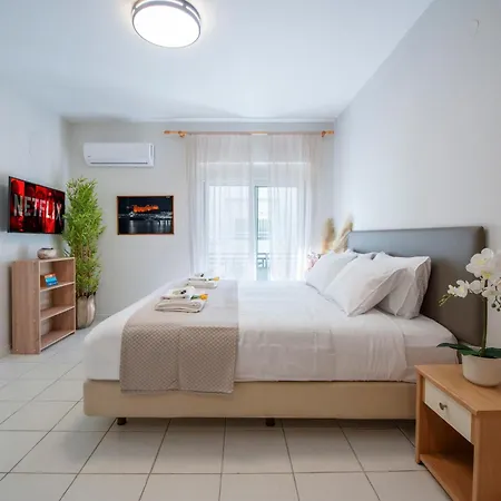 Διαμέρισμα Sunwaves Center *